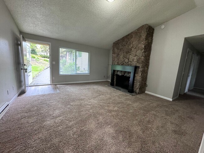 Building Photo - 18885 NW Shadow Lane ~ Super Rock Creek Du...