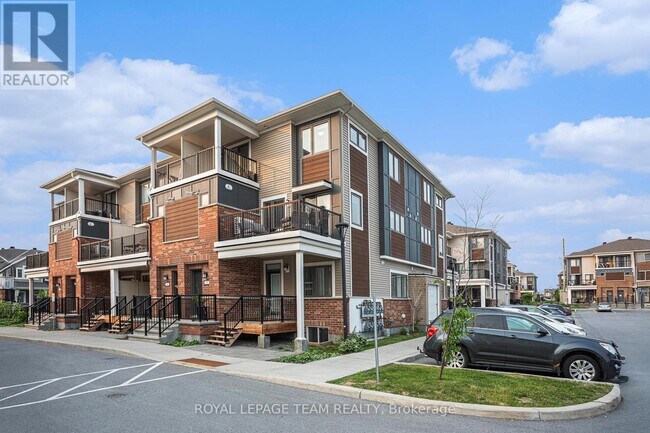 Building Photo - 57 Lyrid Private