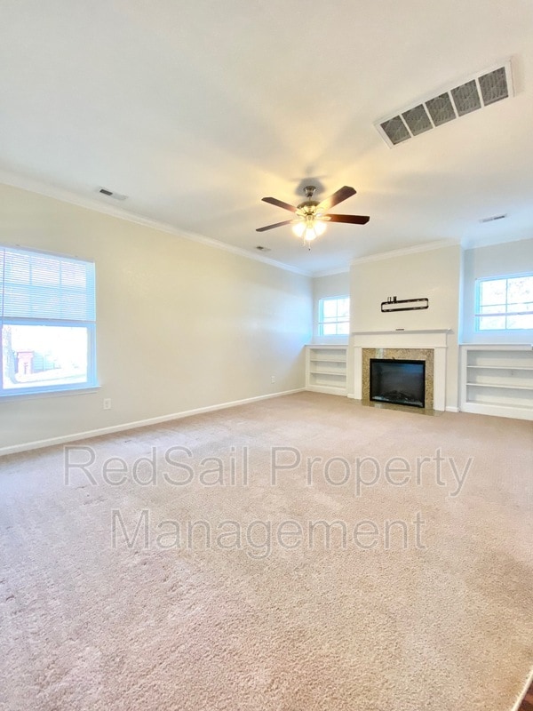 Foto del edificio - 717 Dissdale Ln