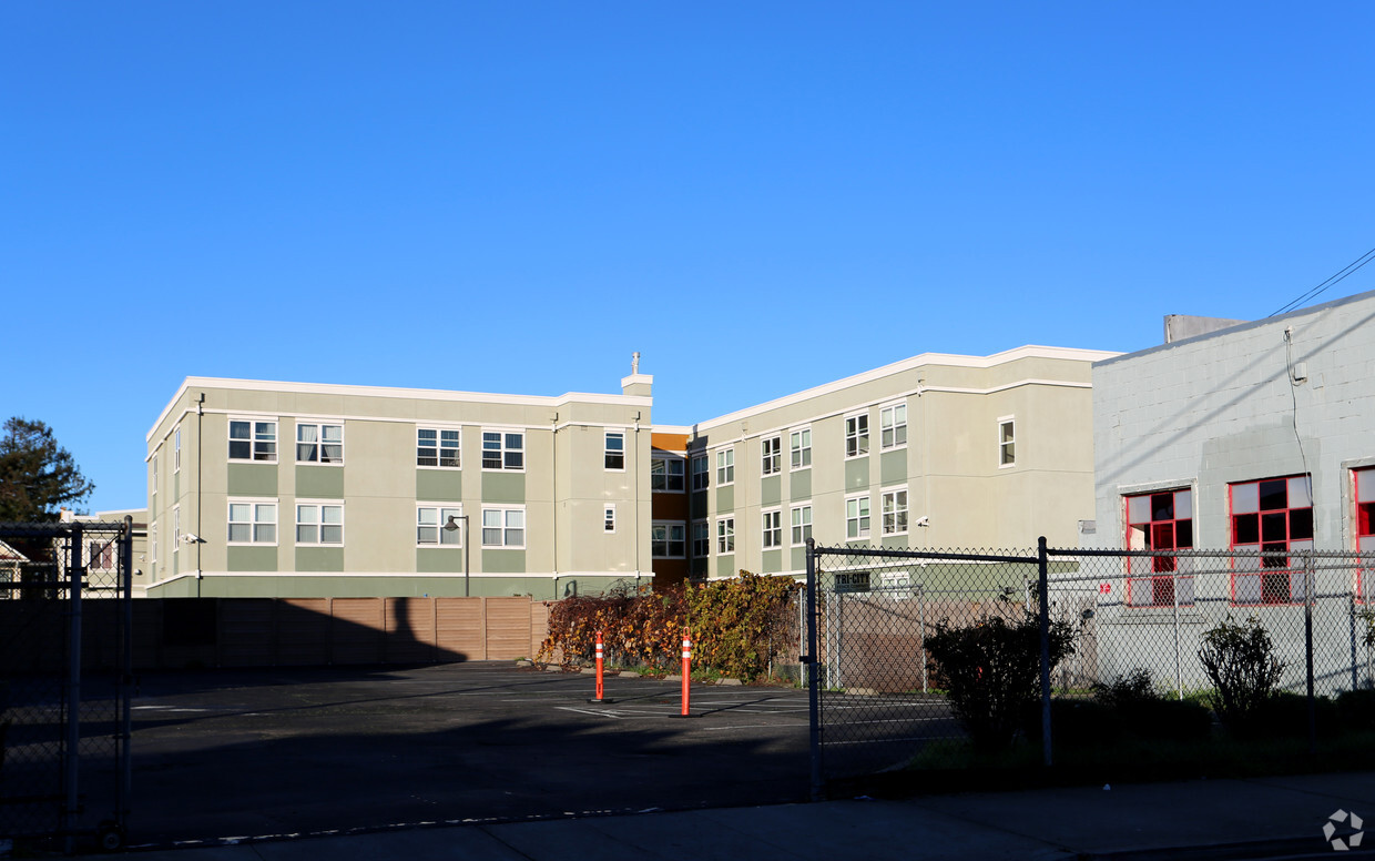 Building Photo - Trinity Plaza