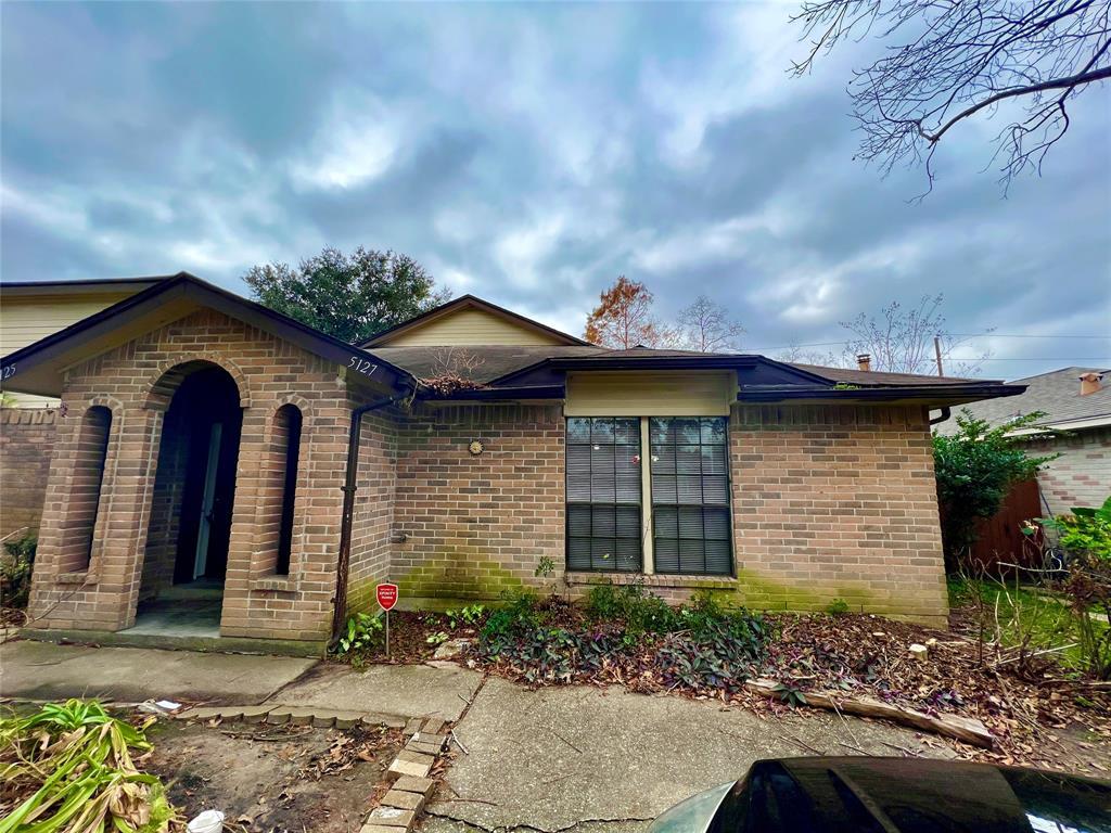 Primary Photo - 5127 Beaver Hollow Dr