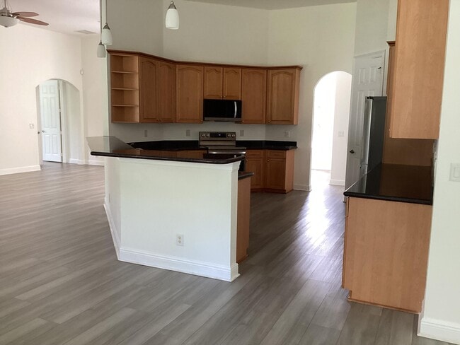 Building Photo - 17119 Alexander Run