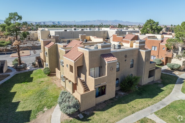 Community - Pacific Harbors Sunrise