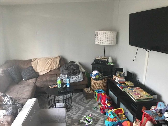 Building Photo - 206 Bayville Ave