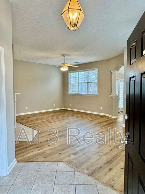 Building Photo - 8942 Stoneridge Pl