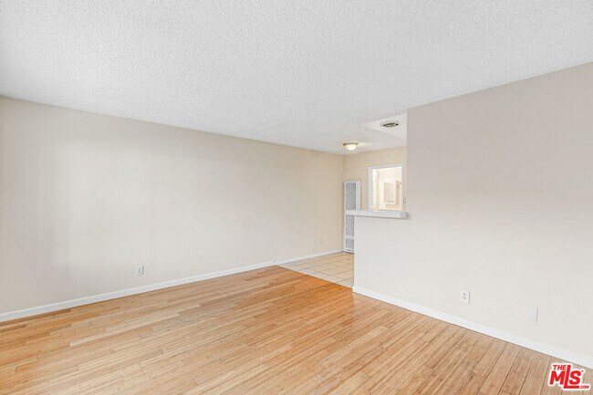 Foto del edificio - 2435 2nd St