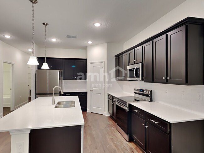 Building Photo - 6154 Little Bluff Circle