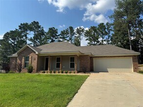 Building Photo - 107 Fox Run Dr