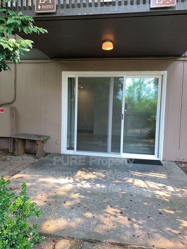 Building Photo - 1425 S Puget Dr