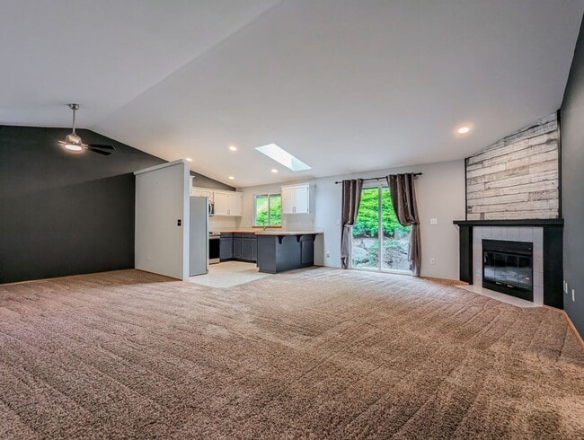 Building Photo - Move in ready 3 bed 2 bath rambler w/ air ...