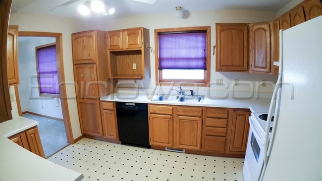 Building Photo - 1504 Brookdale Ln NE