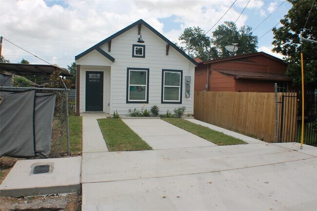 Building Photo - 7219 Corsicana St