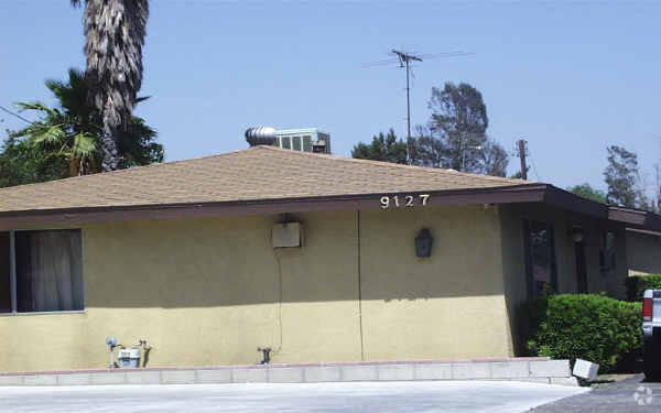 Building Photo - 9127 Juniper Ave