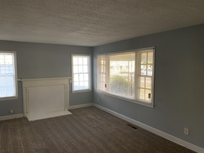 Foto del edificio - 3Bed/1Bath Home - No Pets, Section 8 accepted