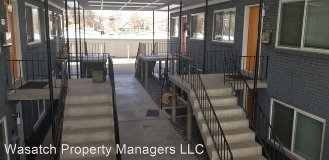 Building Photo - 1 br, 1 bath House - 181 E. Helm Ave #B