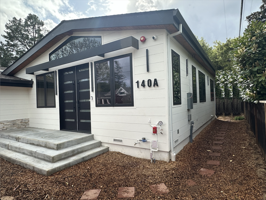 Foto principal - 140 S Gordon Way