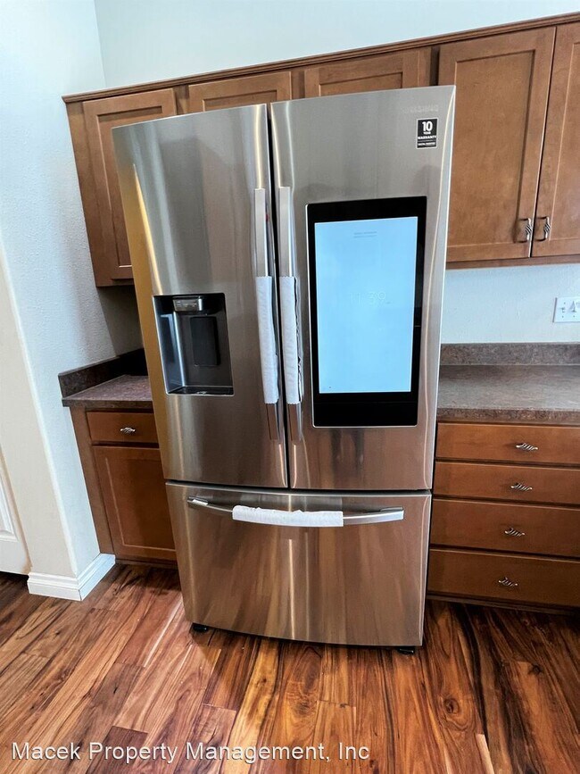 Foto del edificio - 5 br, 3 bath House - 1105 38th Ave NE