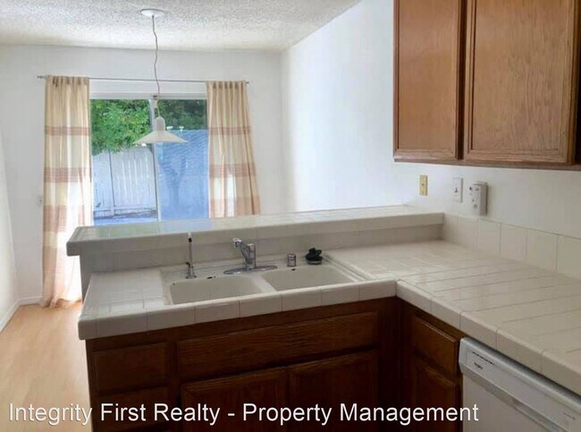 Foto del edificio - 2 br, 2.5 bath House - 2133 Northshore Dri...