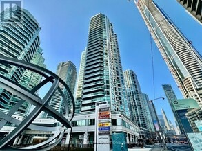 Building Photo - 10 Yonge St