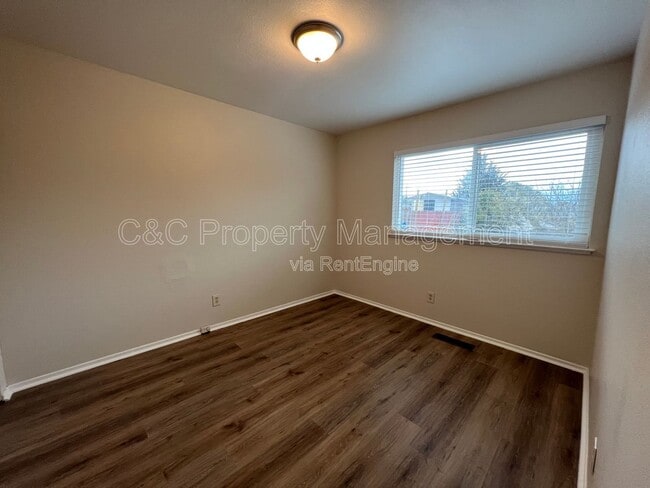 Foto del edificio - 478 Crivello Rd