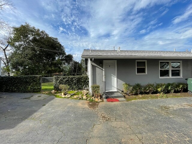 Building Photo - 2601 Yad St