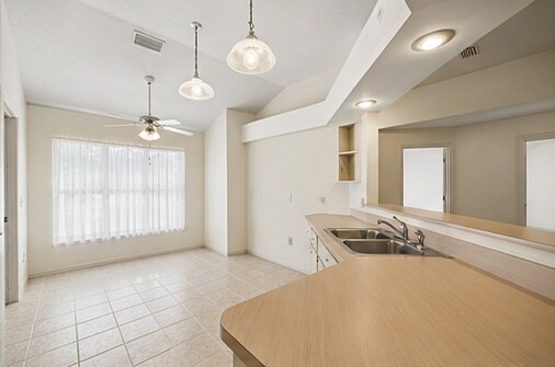 Building Photo - 4210 N Mae W Way