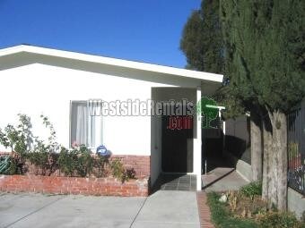 Building Photo - 14621 Sayre St