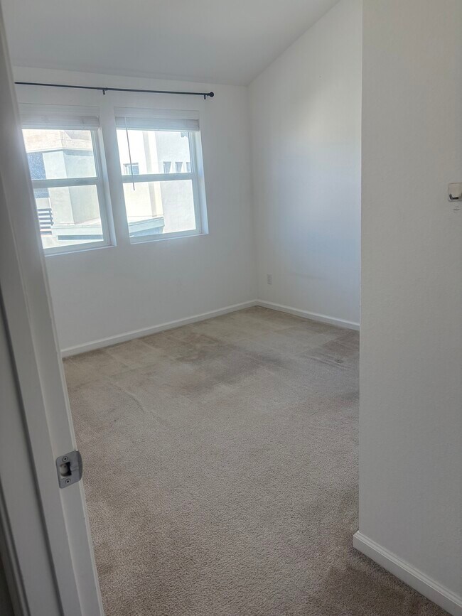 Foto del edificio - 5776 Sterling St