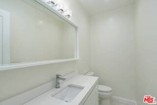 Foto del edificio - 10634 Wellworth Ave