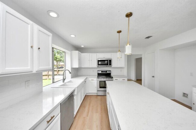 Foto del edificio - 3223 Deer Valley Dr