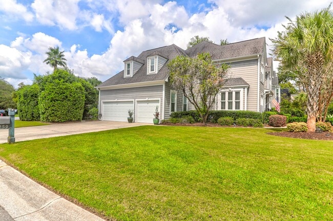 Photo - 1250 Abercorn Trce House