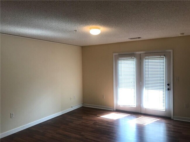 Building Photo - 811 Harts Cove Way