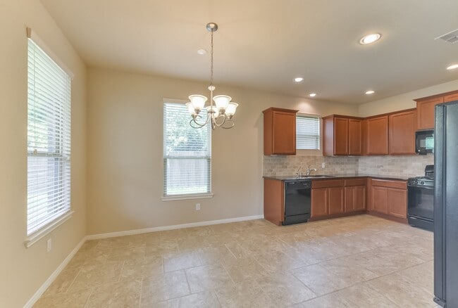 Building Photo - 25822 Zula Dr