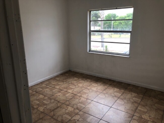 Foto del edificio - 729 Lemon Ave