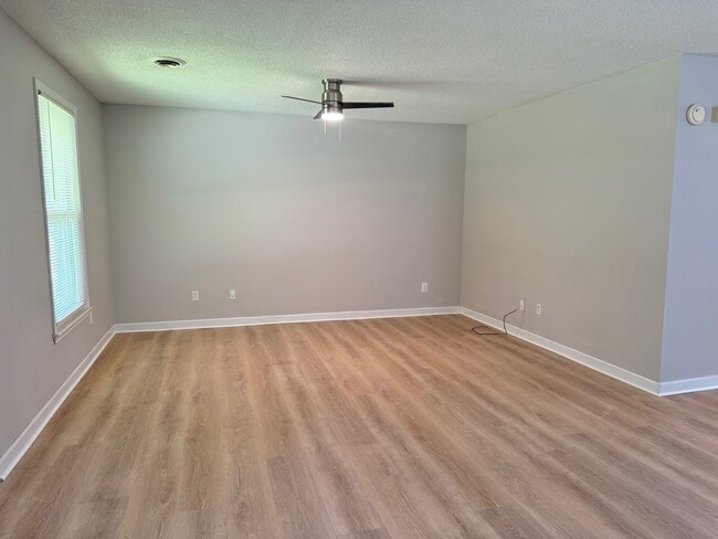 Building Photo - 1209 Furches Ave