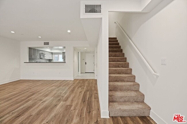 Building Photo - 1234 Armacost Ave