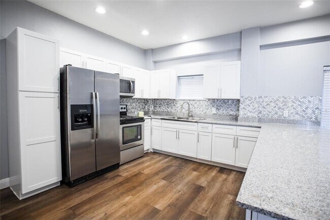 Foto del edificio - 504 W 35th St