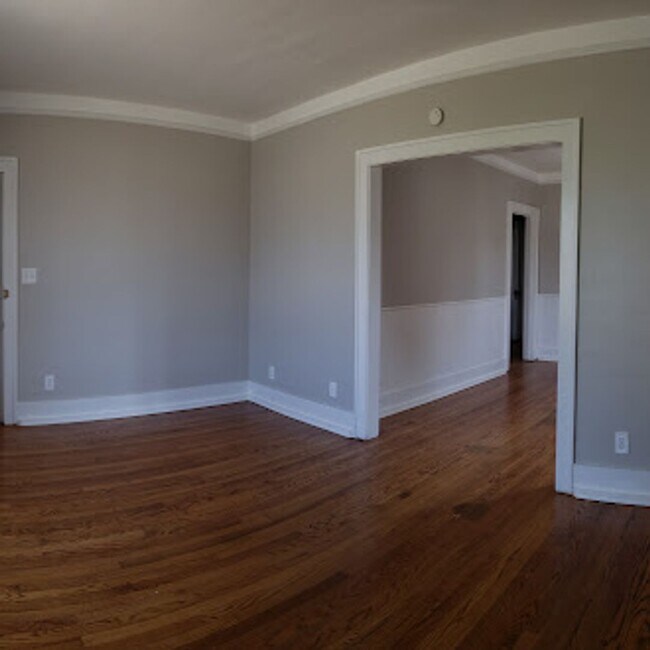 Building Photo - AVAILABLE NOW! Fully Renovated 3BR Home with New Appliances