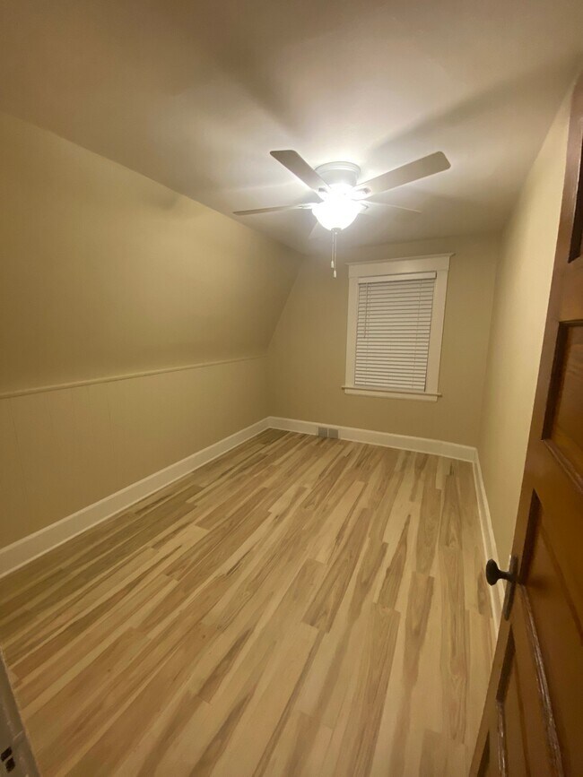 Building Photo - 261 Orchard St