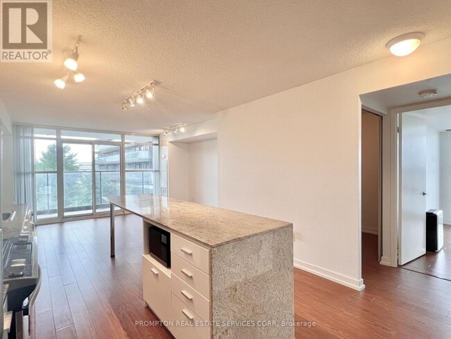 Building Photo - 29 Singer Ct