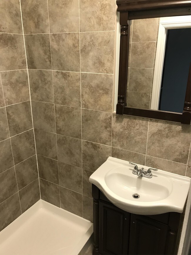 Foto del edificio - 412 E 134th St