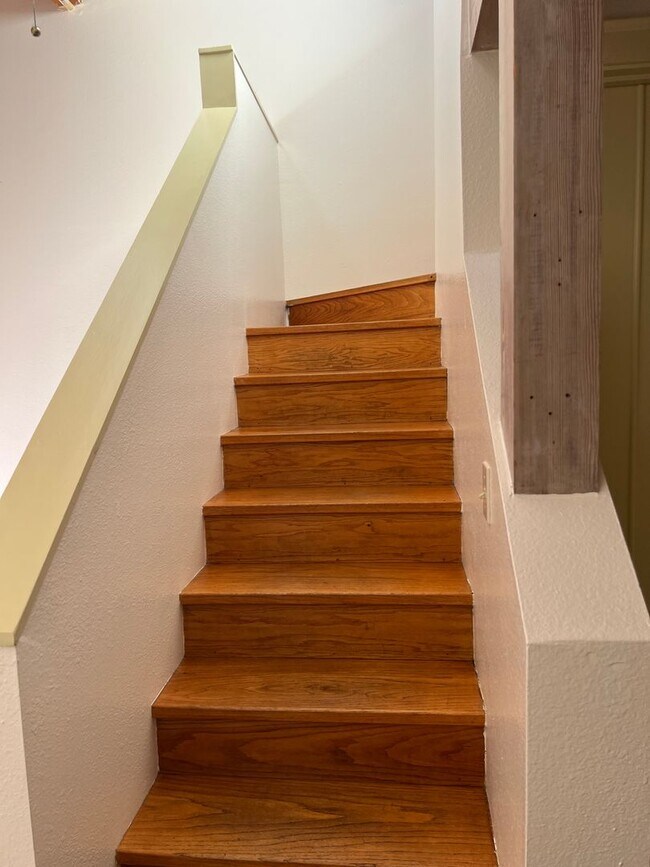 Foto del edificio - Sweet Townhome Next to Rail Yard