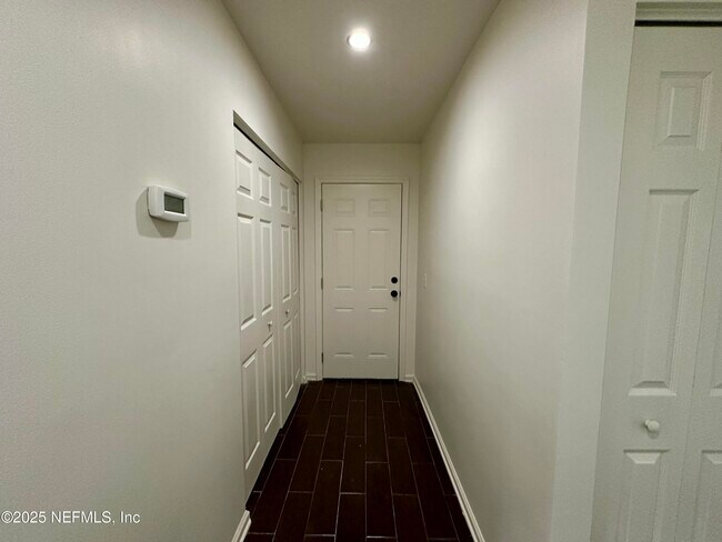 Building Photo - 3288 Deerfield Pointe Dr