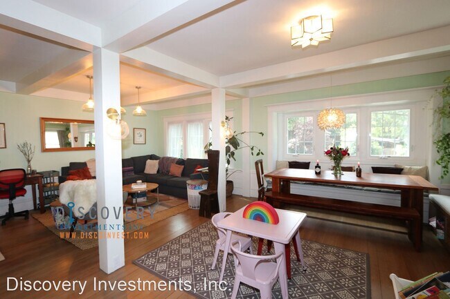 Foto del edificio - 4 br, 2.5 bath House - 2825 Palm Ct.