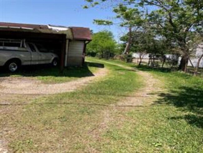 Foto del edificio - 5219 E Rd