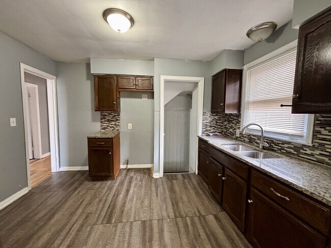 Foto del edificio - 20300 Gilchrist St