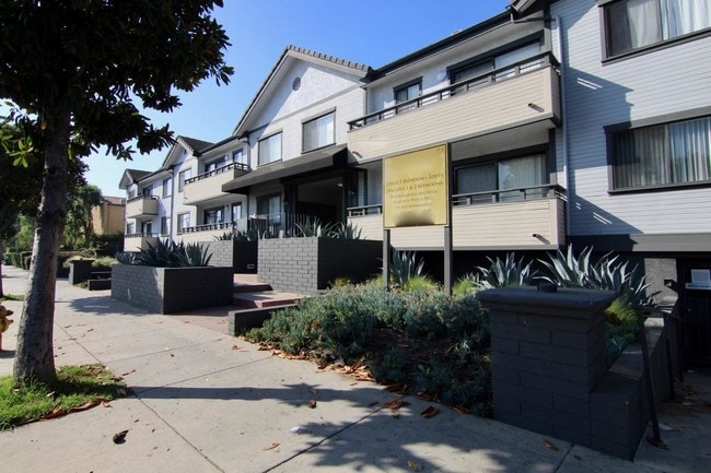 Building Photo - 1 bedroom in Van Nuys CA 91401