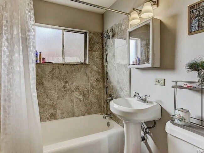 Foto del edificio - 4350 Decatur St