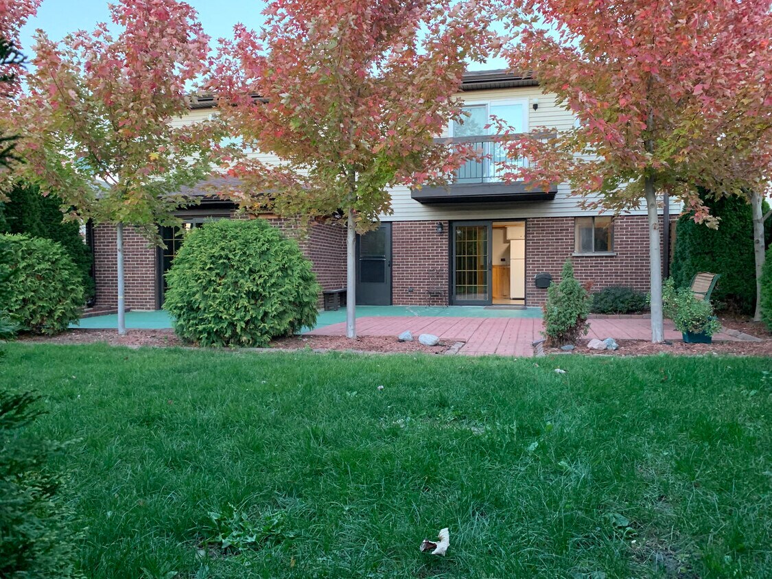 665 Morningside Ct Unit 1, Roselle, IL 60172 Condo for Rent in Roselle, IL