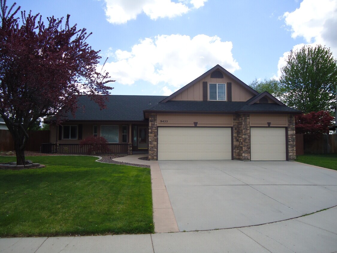 9455 W Rodda Mill St, Boise, ID 83709 House Rental in Boise, ID
